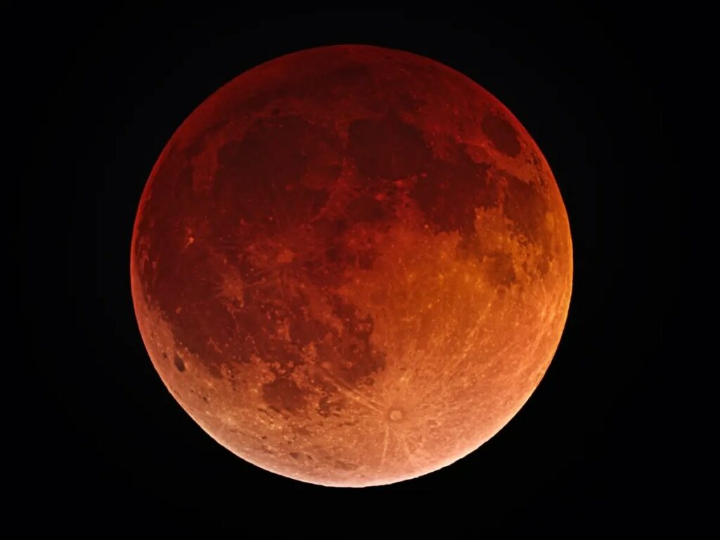 eclipse-lunar-em-los-angeles-lua-de-sangue